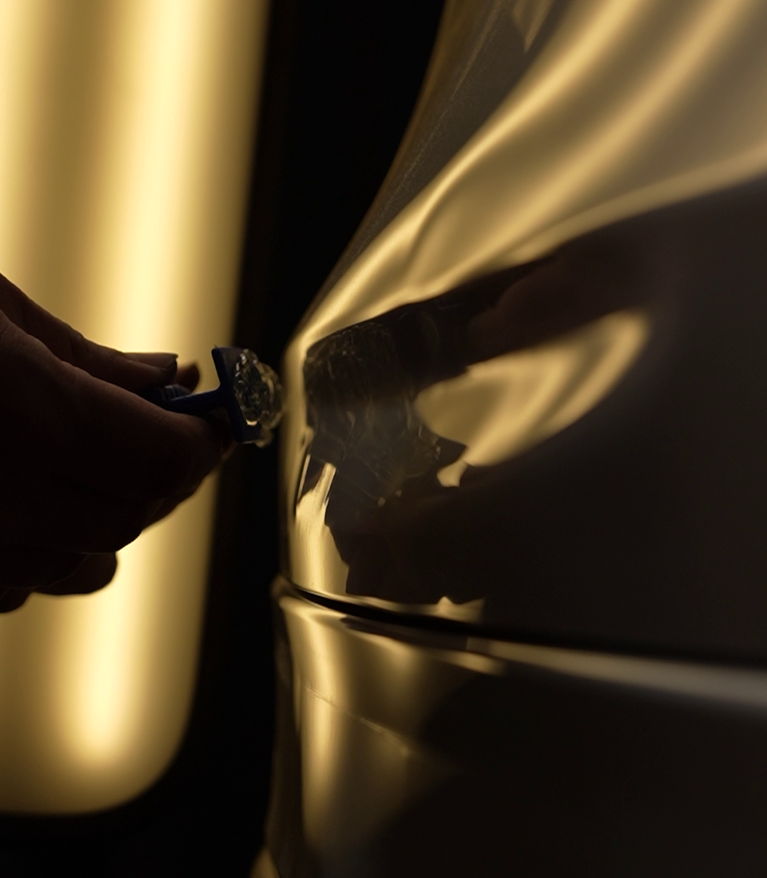 The Art of Invisible Fixing: The Ultimate Guide to Paintless Dent Repair (PDR) in the UAE