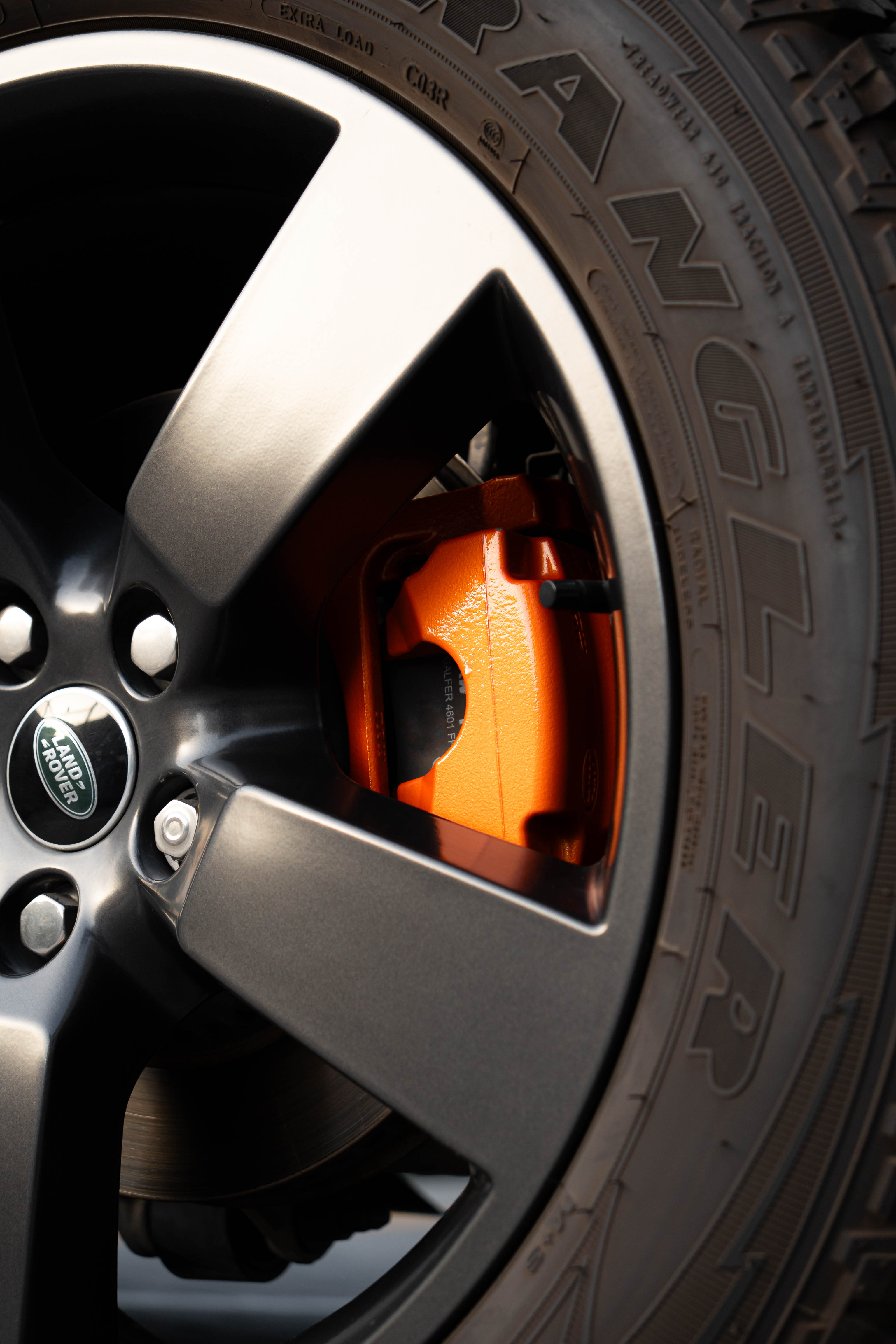 The Precision Accent: Enhancing Performance Style with Custom Brake Caliper Painting