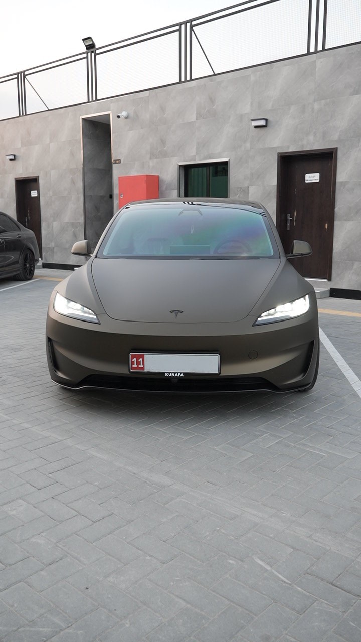 The Alchemist’s Touch: Elevating Luxury Vehicles with Matte Liquid Shadow Gold Colour Wrapping